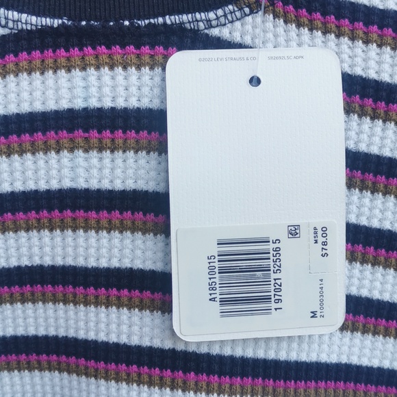 Levi's brand new with tags heavy sweatshirt - Picture 2 of 2
